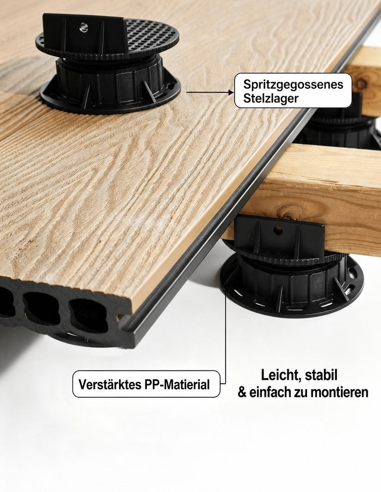 Schwarze Stelzlager tragen eine Holzterrasse und stützen die Unterkonstruktion aus Holzbalken.